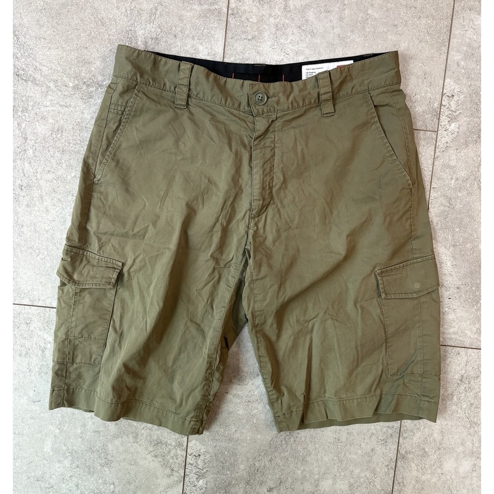 Massif Cargo Shorts Men's Size 30R Green Khaki Tactical Utility Gorpcore Hiking
